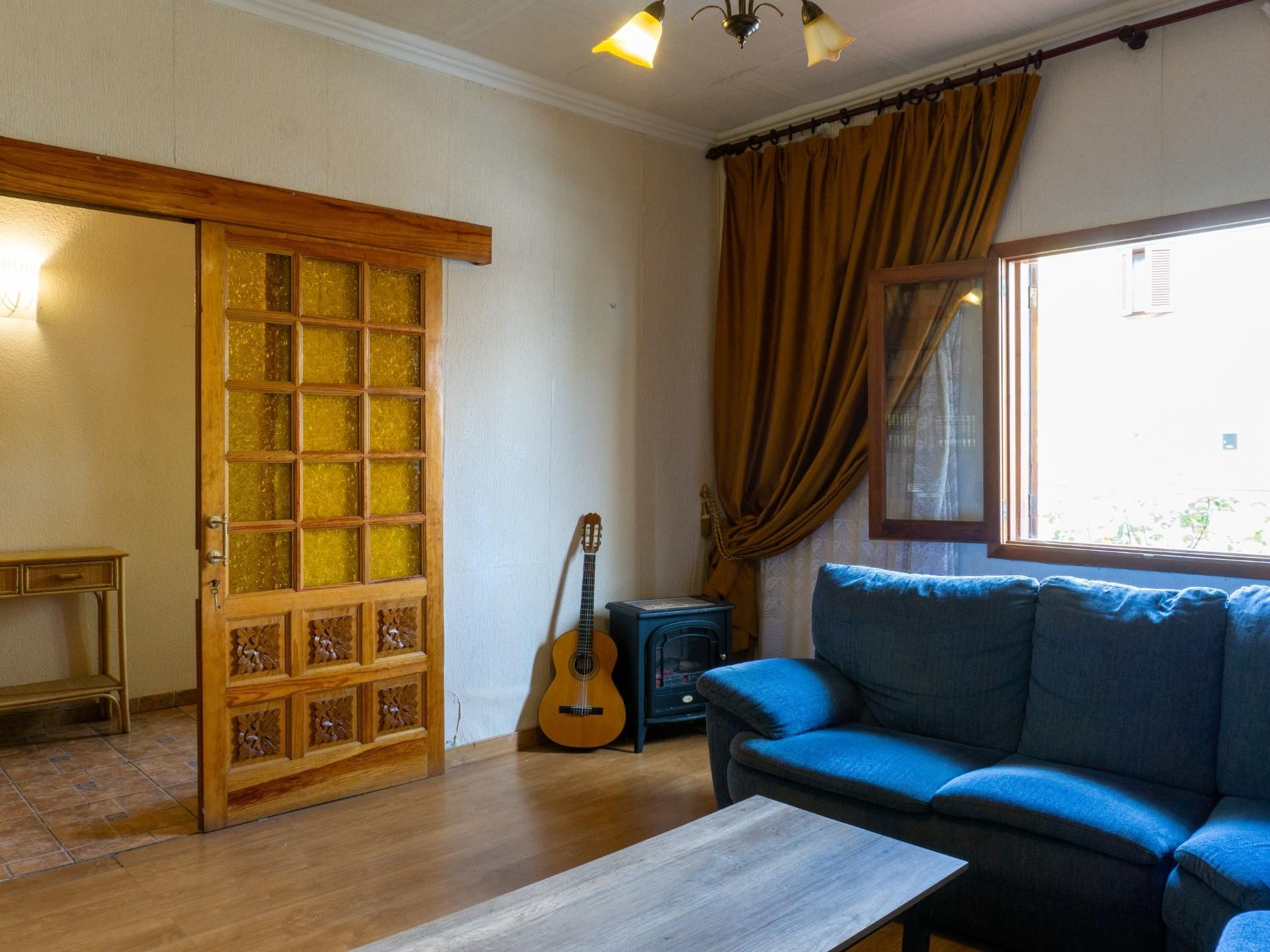 Sala d'estar de Casa o xalet en venda en Los Realejos amb Jardí privat, Traster i Balcó