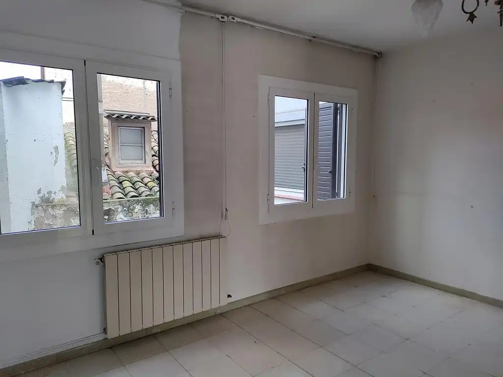 Habitación de Piso en venta en El Papiol con Balcón