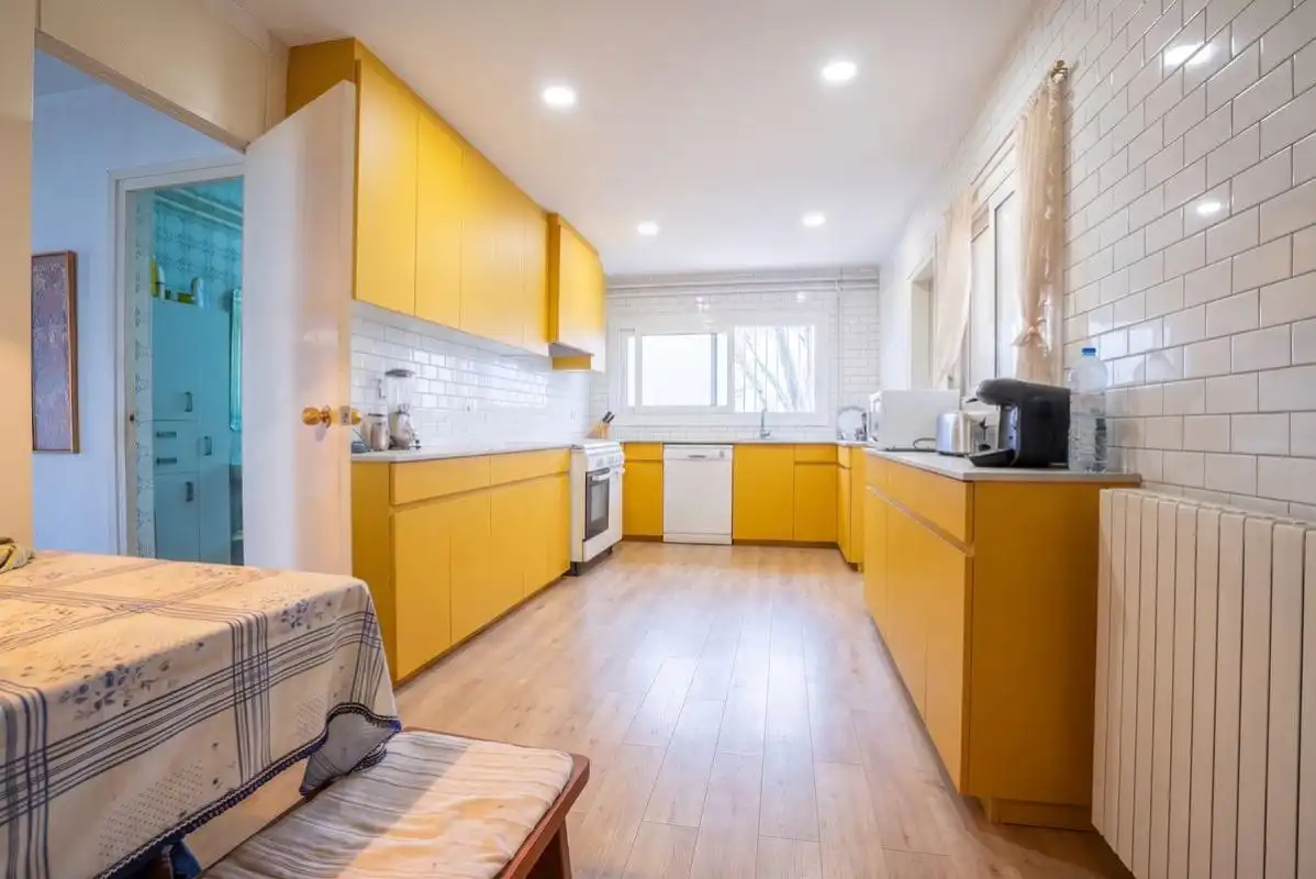Casa con terraza en venta en Via Abadia de Poblet, imagen 8