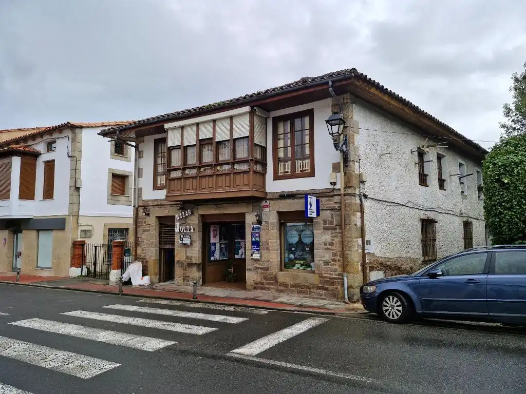 Vista exterior de Local de lloguer en Molledo