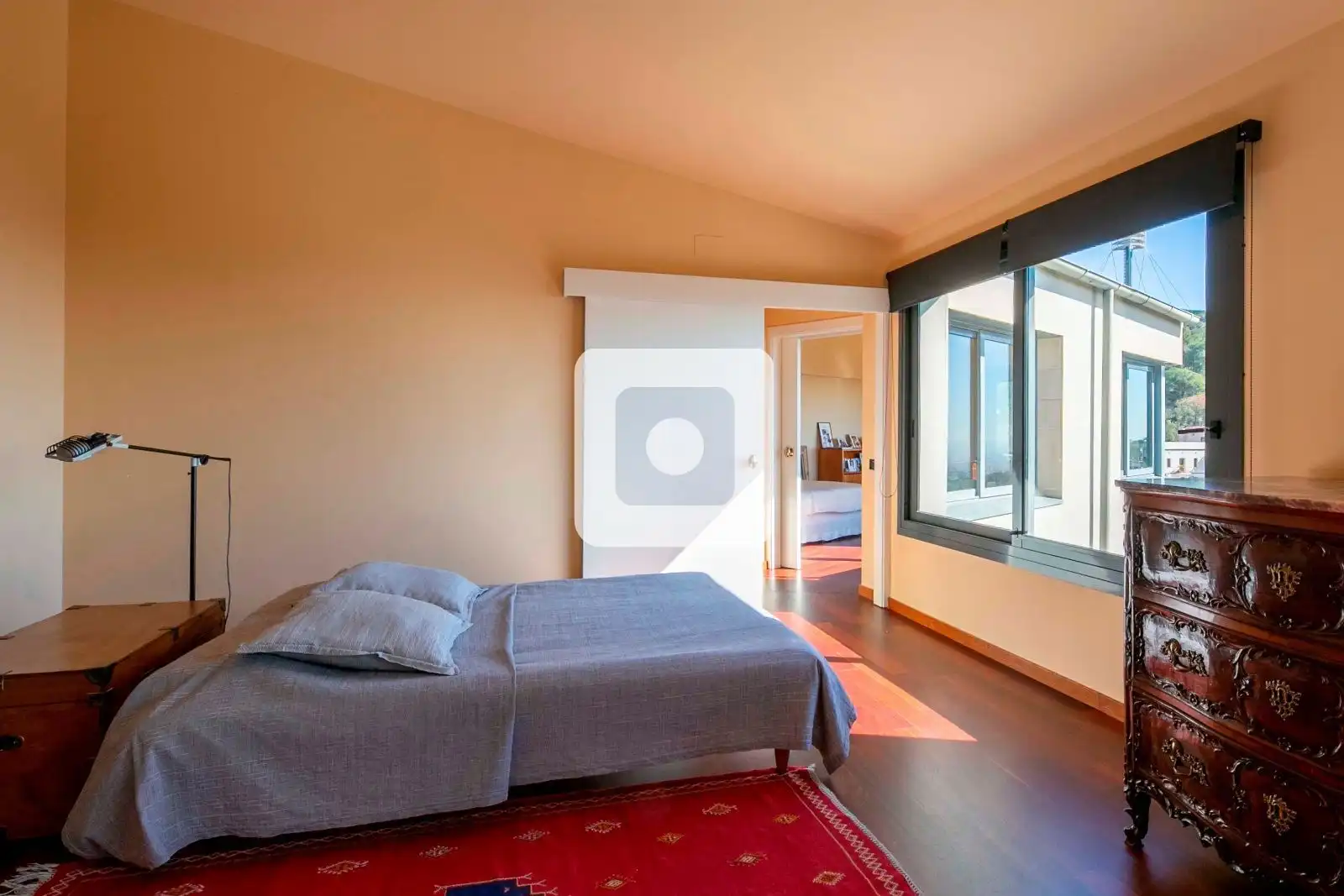 Dormitori de Casa o xalet en venda en Barcelona amb Aire condicionat, Calefacció i Terrassa