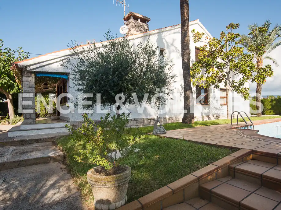 Jardí de Casa o xalet en venda en Castellón de la Plana / Castelló de la Plana amb Calefacció, Jardí privat i Terrassa