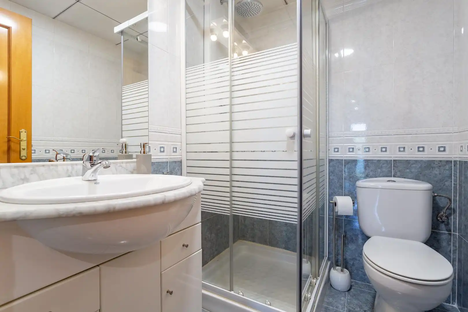 Bathroom of Attic for sale in Reus  with Air Conditioner, Private garden and Parquet flooring