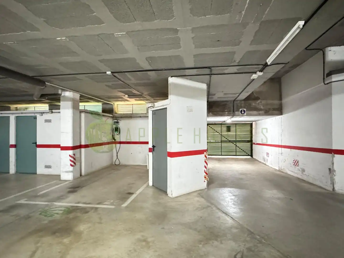 Parking de Dúplex en venta en Sitges con Aire acondicionado, Calefacción y Jardín privado