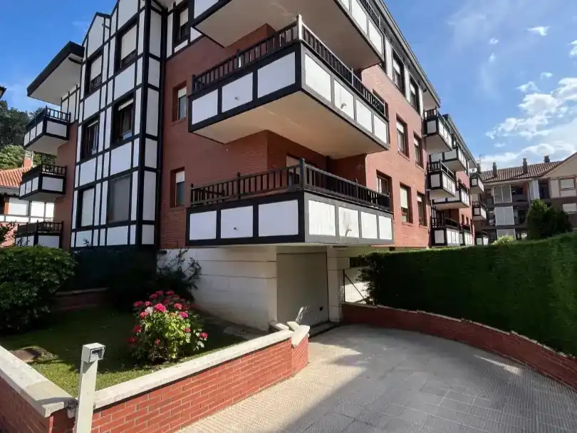 Exterior view of Flat for sale in Alonsotegi  with Balcony