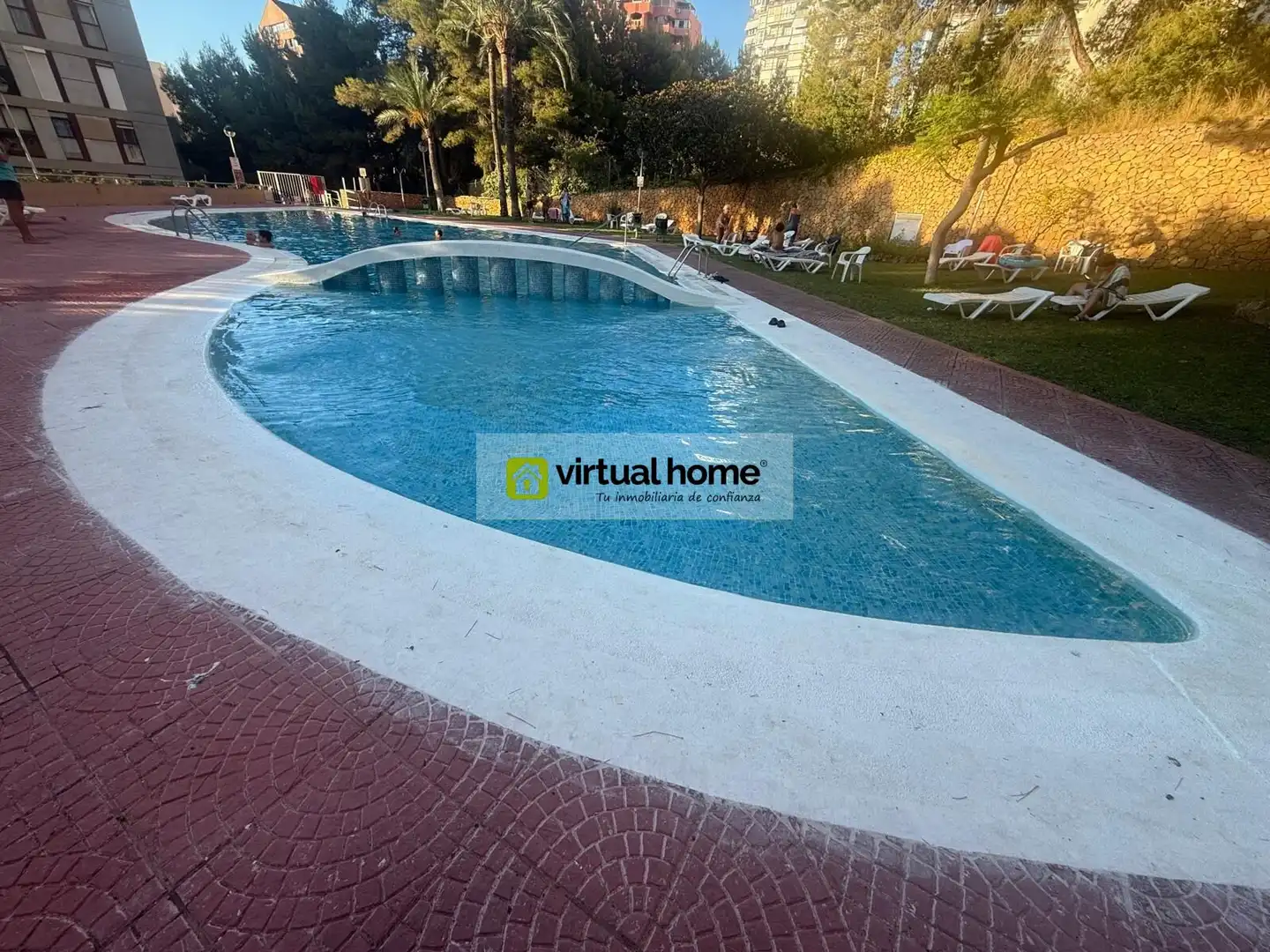 Swimming pool of Flat for rent in Benidorm  with Air Conditioner, Terrace and Furnished