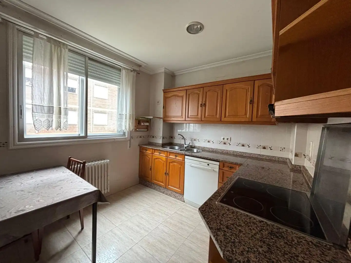 Kitchen of Flat for sale in Ourense Capital   with Heating and Storage room