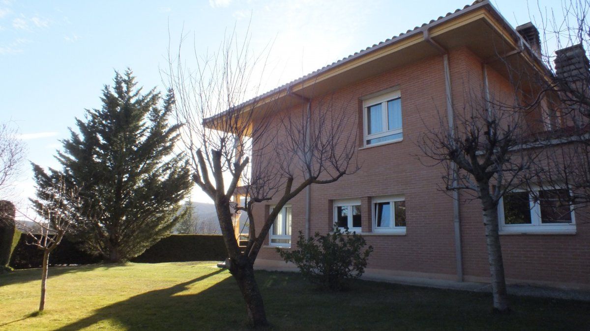 Vista exterior de Casa o xalet en venda en Golmayo amb Calefacció, Jardí privat i Terrassa