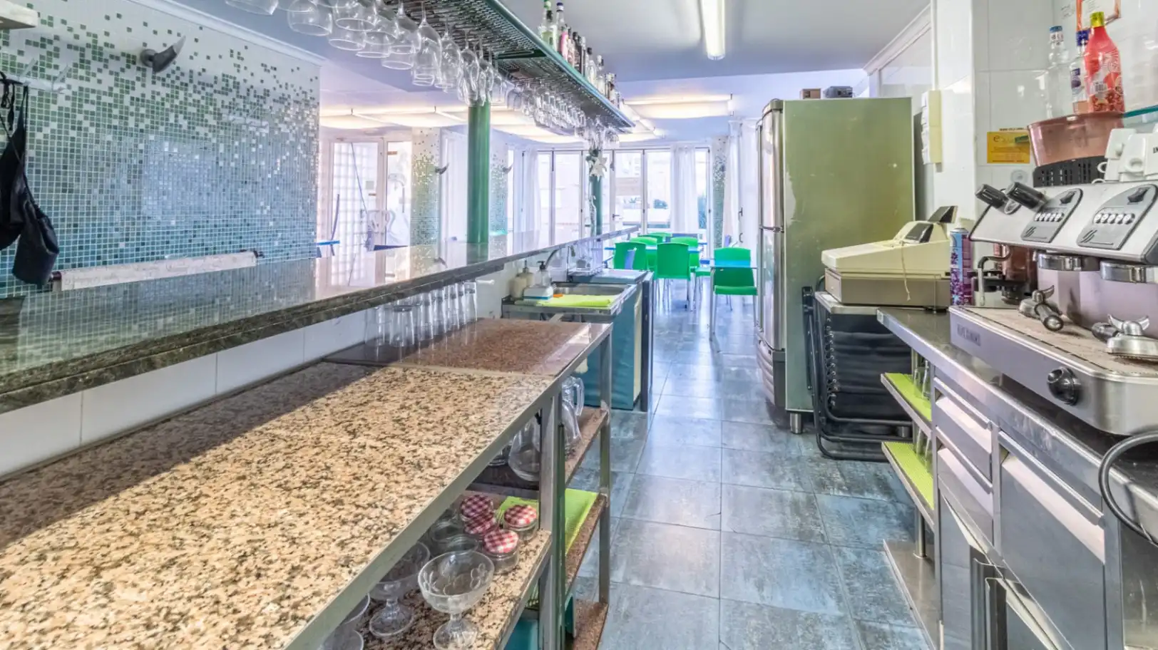 Cuina de Local en venda en Piles amb Aire condicionat i Moblat