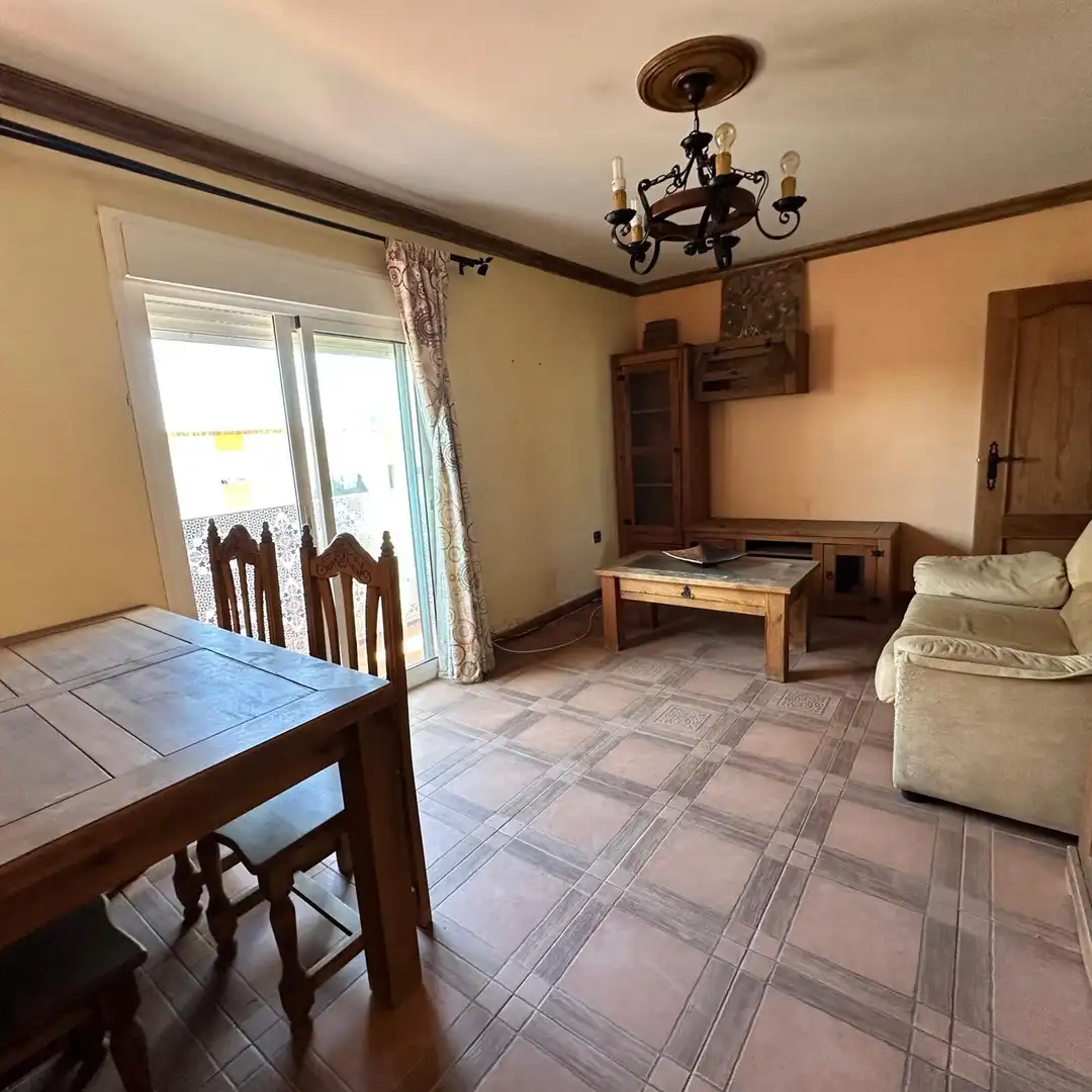 Comedor de Piso en venta en La Línea de la Concepción con Amueblado y Balcón