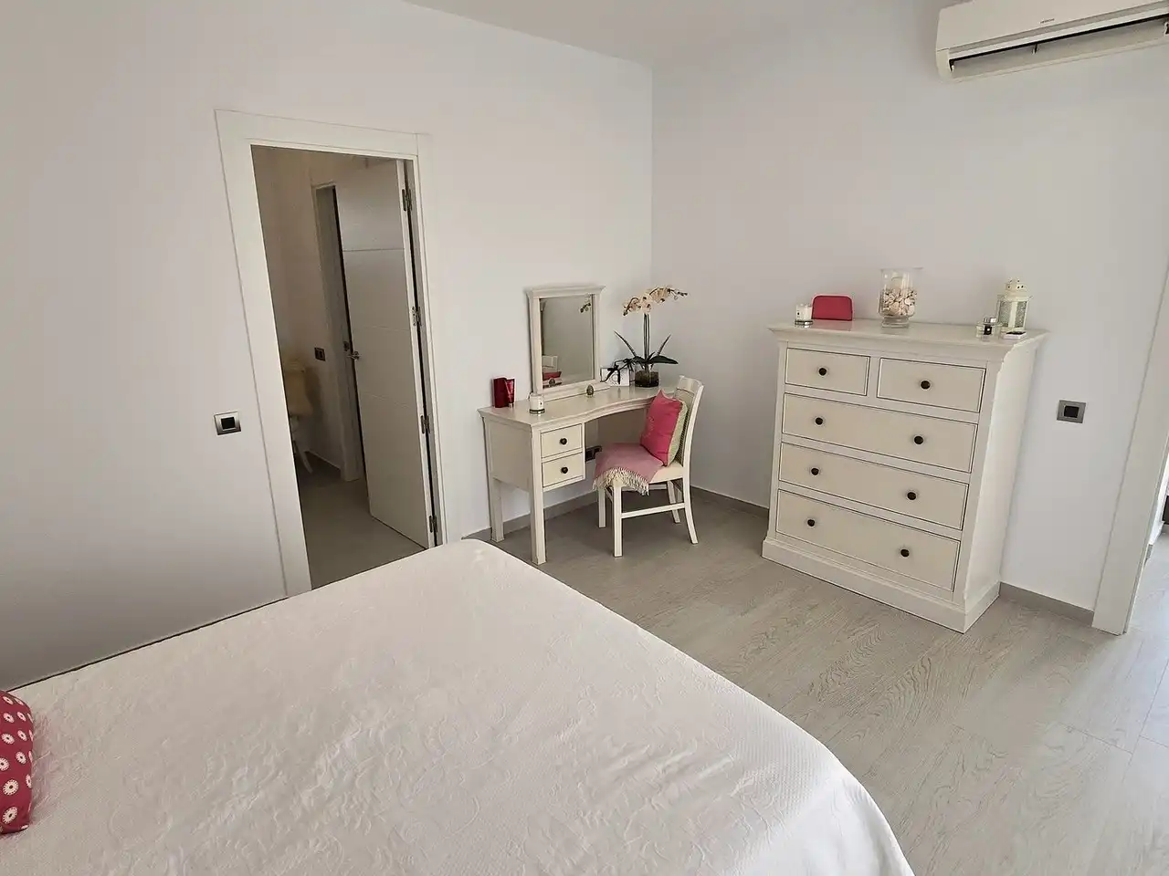 Dormitori de Casa o xalet en venda en Cuevas del Almanzora amb Aire condicionat, Terrassa i Piscina