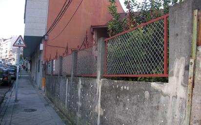 Vista exterior de Casa o xalet en venda en Vigo  amb Terrassa