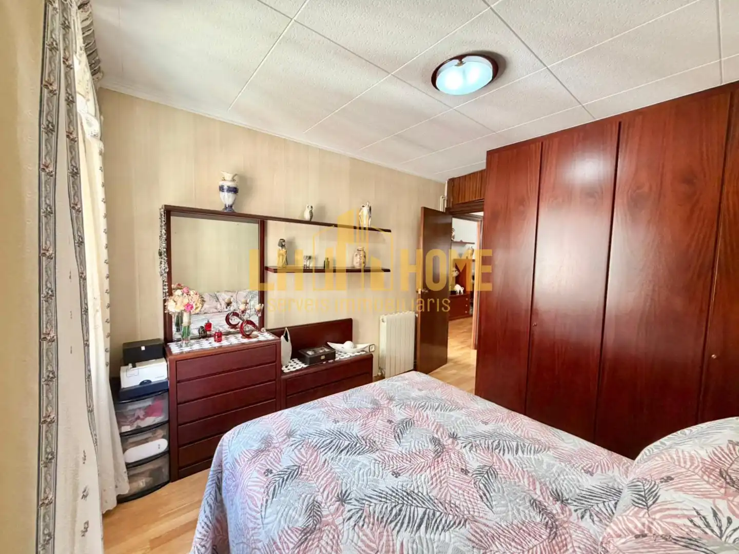 Schlafzimmer von Dachboden zum Verkauf in L'Hospitalet de Llobregat mit Klimaanlage, Heizung und Parkett