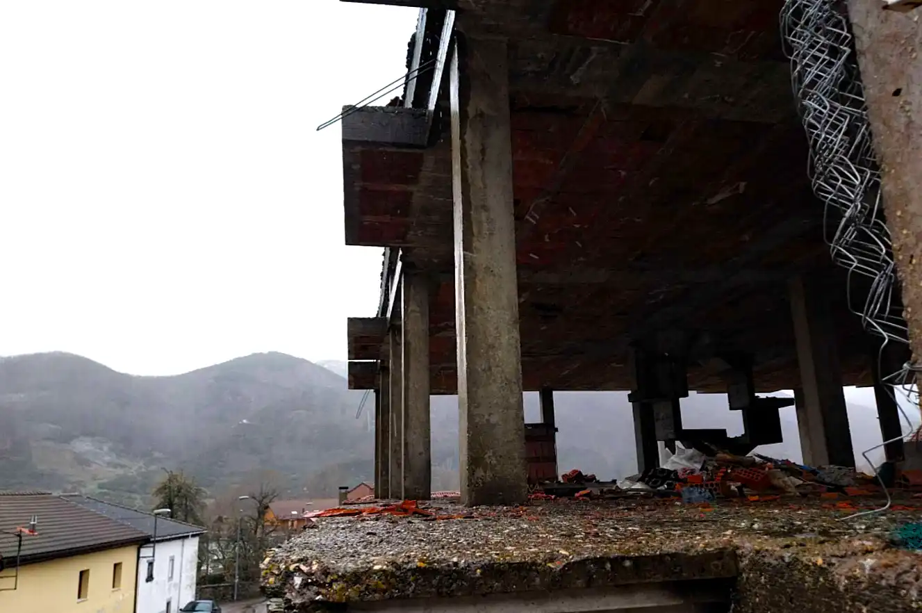 Vista exterior de Pis en venda en Puebla de Lillo