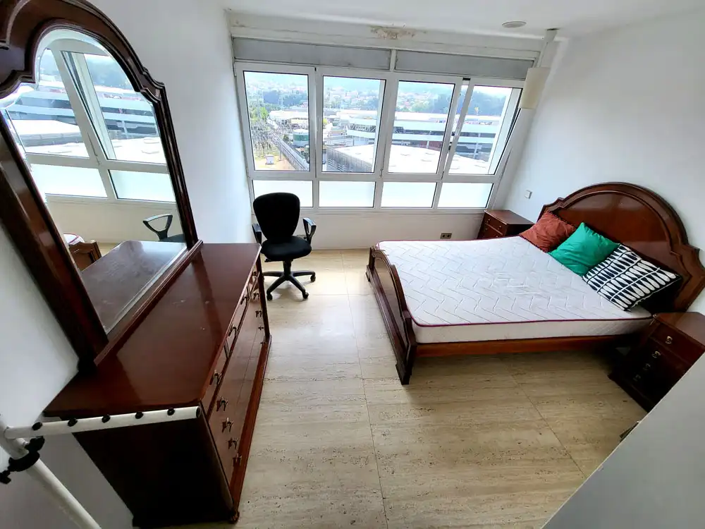 Habitación de Piso de alquiler en Vigo  con Amueblado, Horno y Lavadora