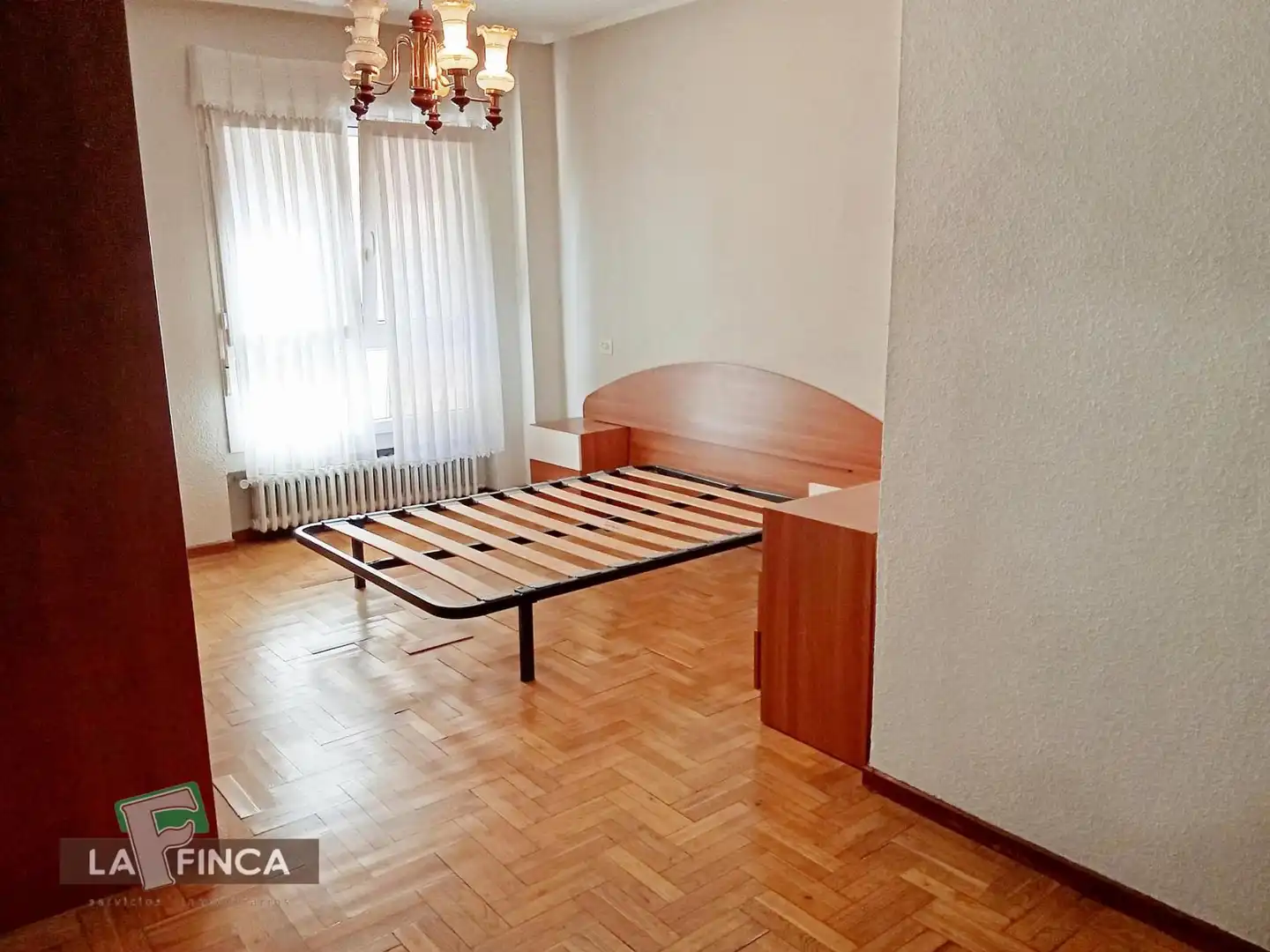 Bedroom of Flat for sale in Gijón   with Heating, Parquet flooring and Furnished