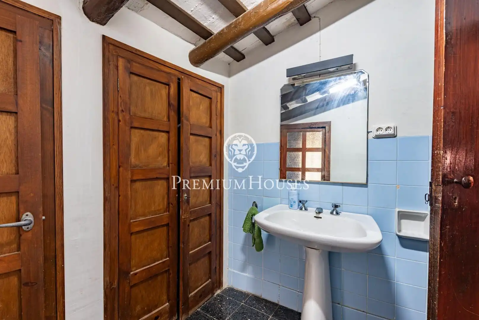 Baño de Casa o chalet en venta en Vinyols i els Arcs con Jardín privado, Terraza y Trastero