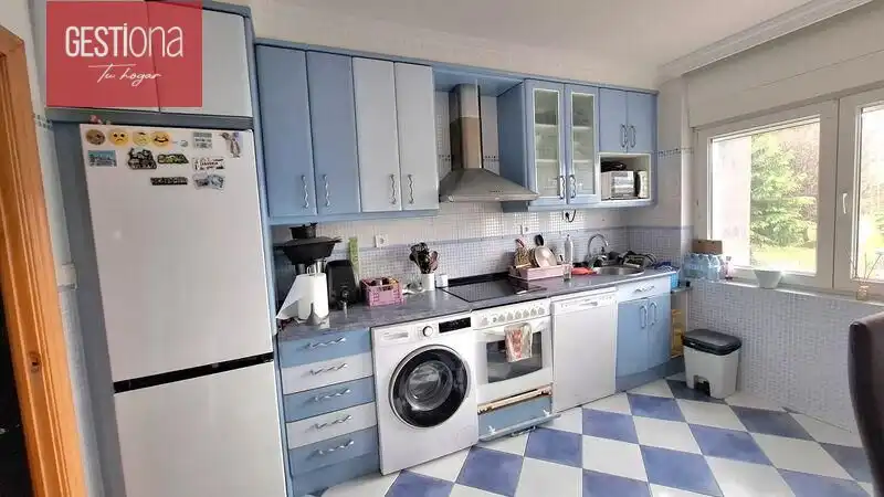Cocina de Apartamento en venta en Bárcena de Cicero con Calefacción, Terraza y Balcón