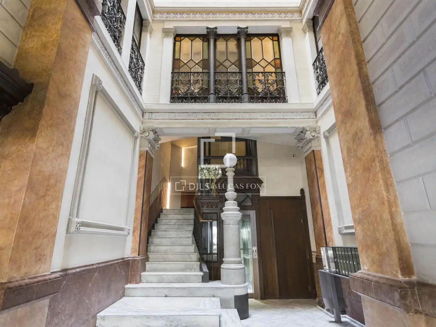 Flat for rent in Barcelona  with Air Conditioner, Furnished and Balcony