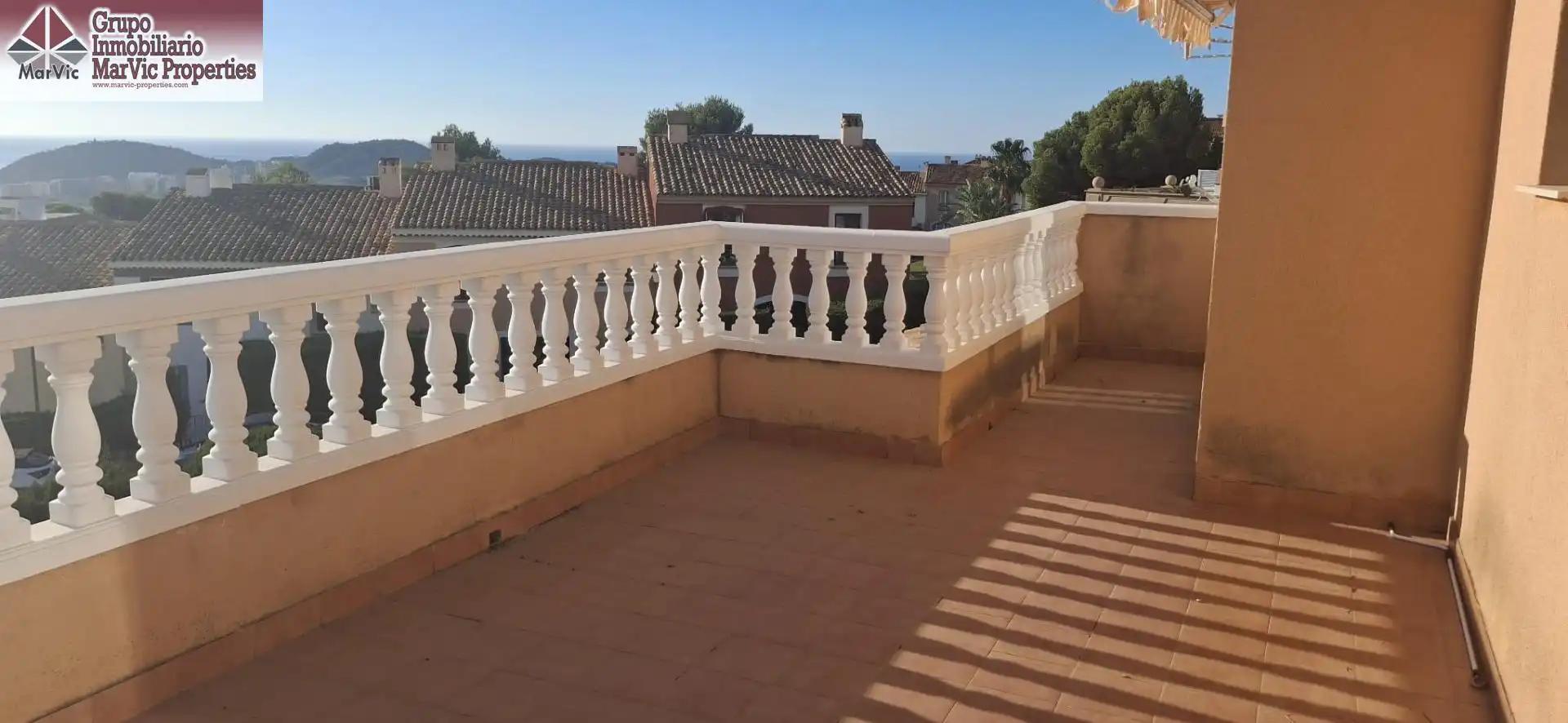 Chalet con terraza en venta en Golf Bahía, imagen 2