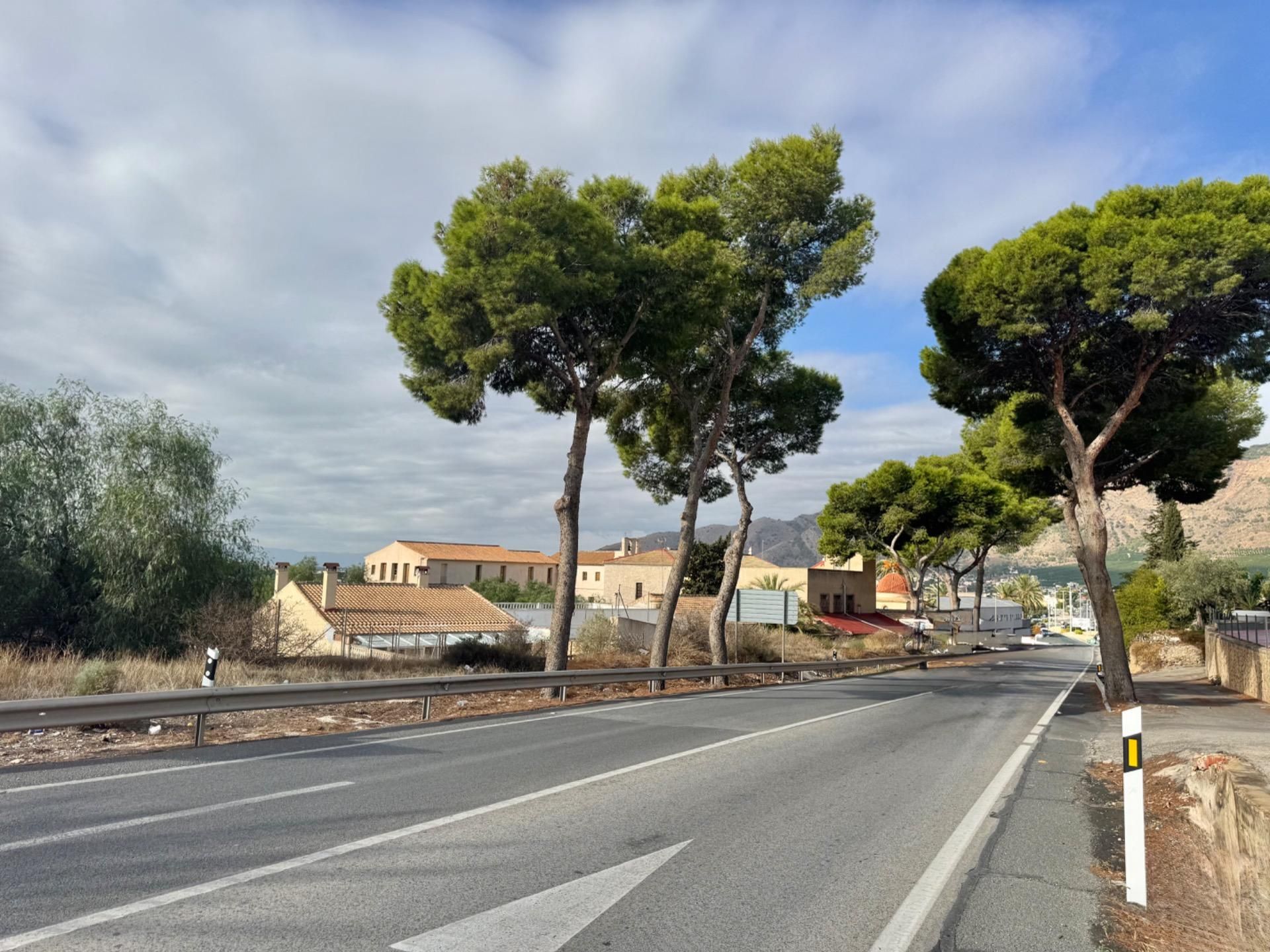 Vista exterior de Casa adosada en venda en Orihuela amb Terrassa i Traster