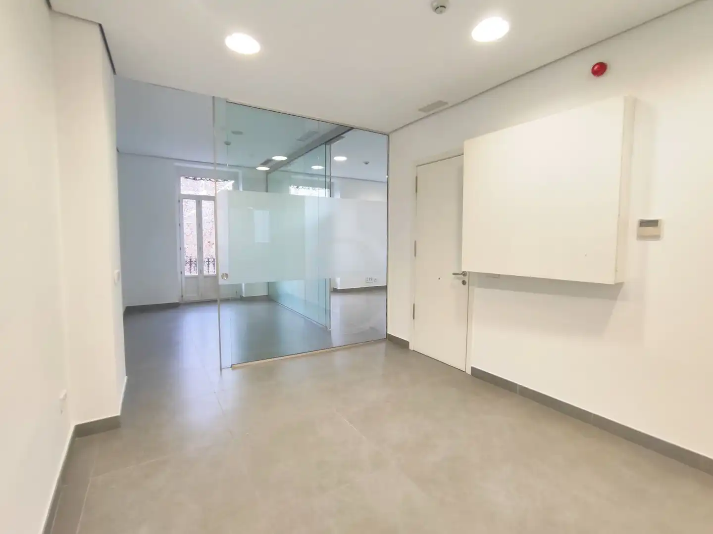 Office space with lift to rent in Marqués del Turia, imagen 4