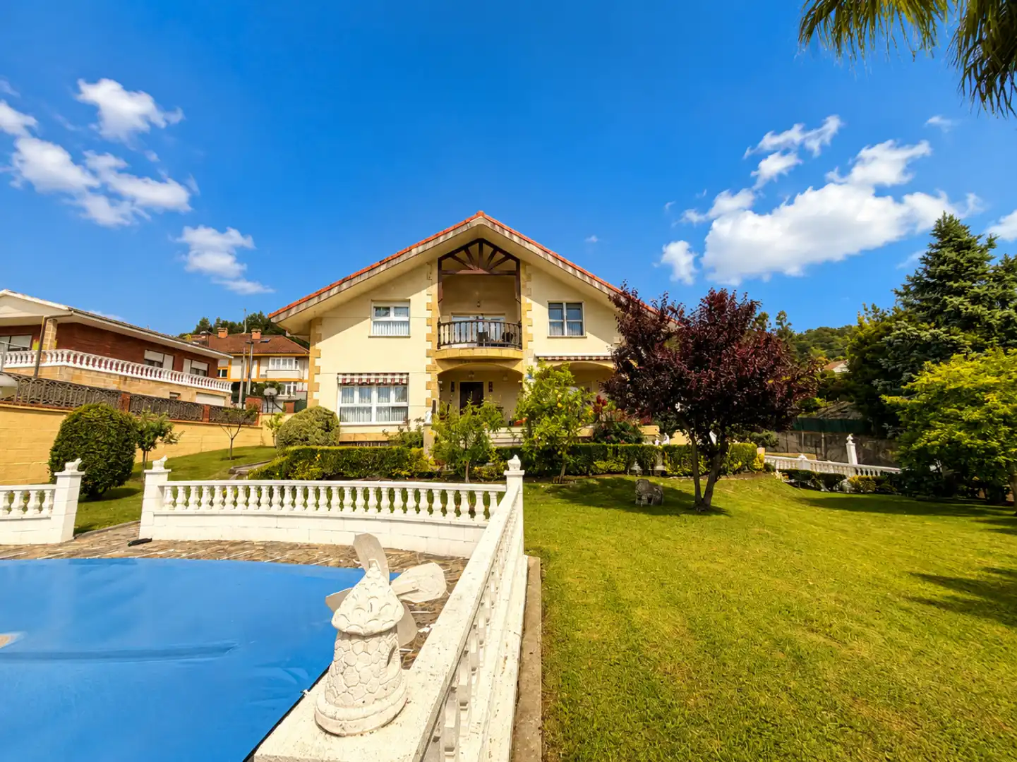 Außenansicht von Haus oder Chalet zum Verkauf in Piélagos mit Heizung, Privatgarten und Terrasse