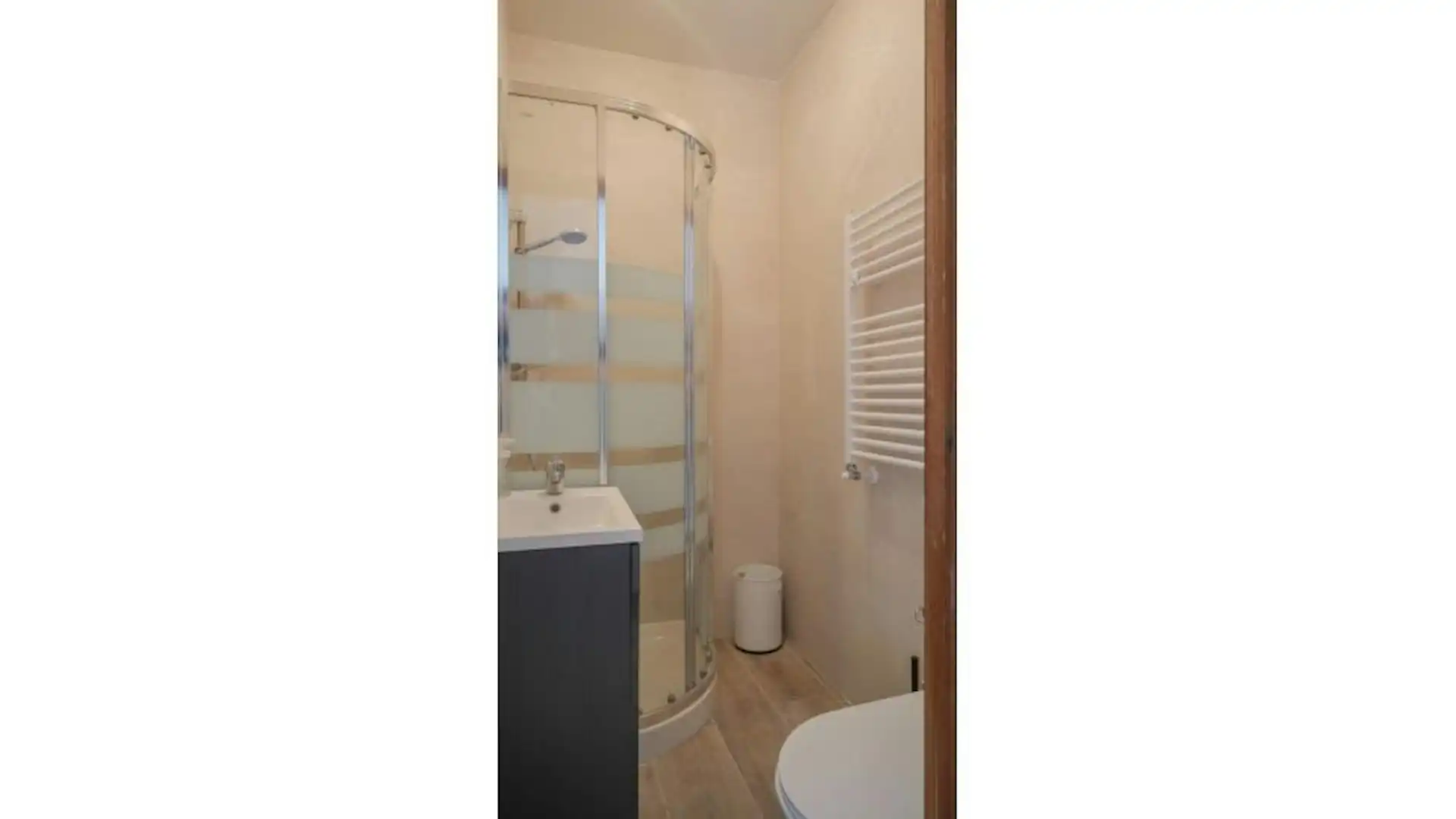 Baño de Piso para compartir en Madrid con Calefacción y Amueblado