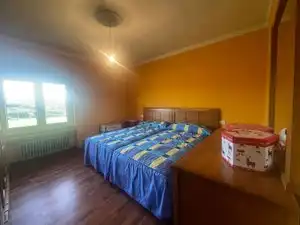 Habitación de Casa o chalet en venta en Gijón  con Calefacción, Jardín privado y Parquet