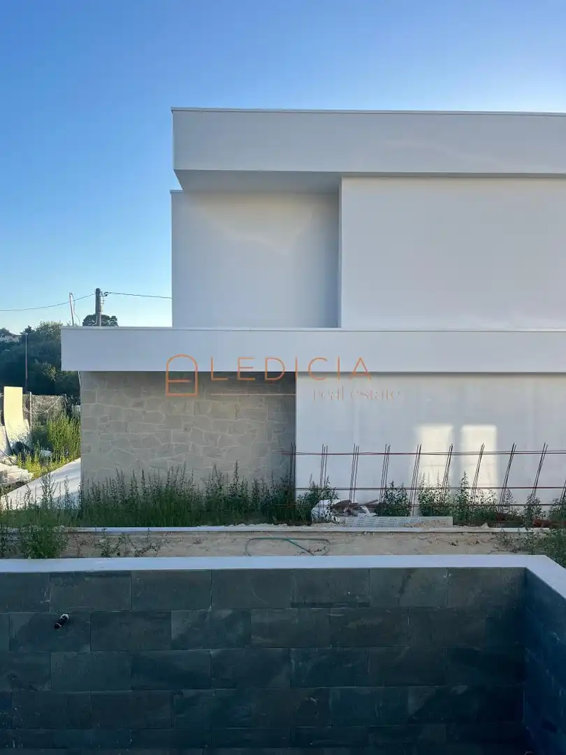 Vista exterior de Casa o chalet en venta en Vigo  con Calefacción, Jardín privado y Parquet