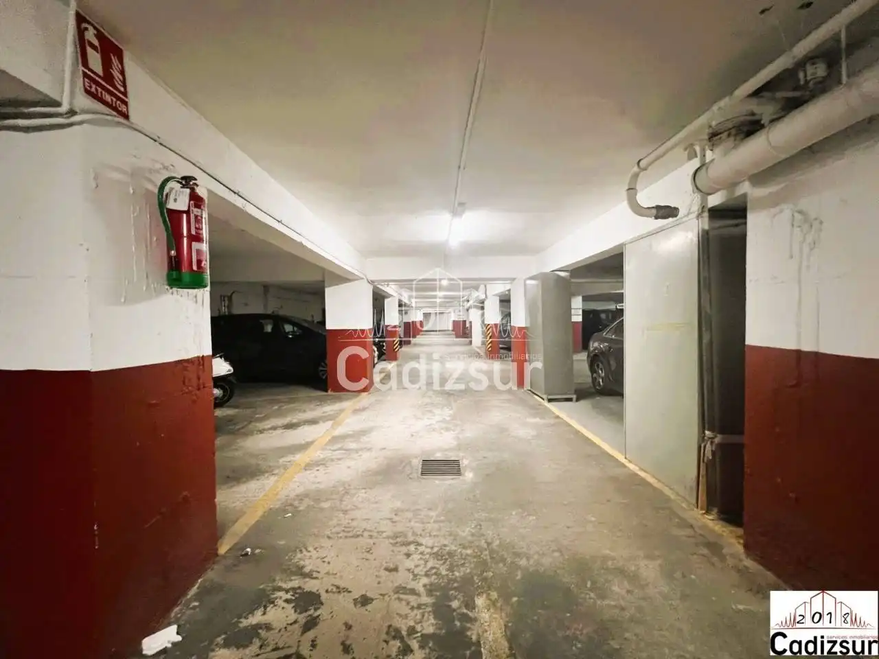Parkplatz von Wohnungen zum Verkauf in Cádiz mit Klimaanlage und Alarm