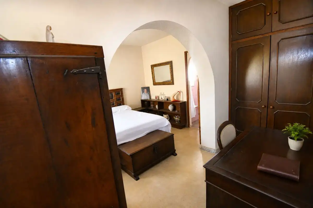 Dormitori de Casa o xalet en venda en Marbella amb Jardí privat, Terrassa i Jacuzzi