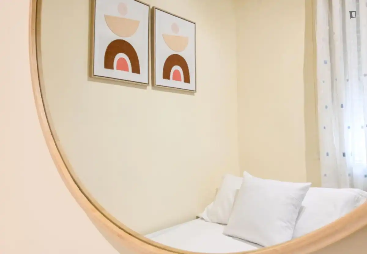 Schlafzimmer von Wohnungen zur Miete in Madrid mit Klimaanlage, Heizung und Möbliert