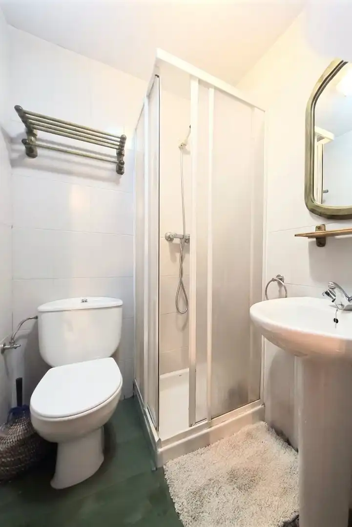 Baño de Piso de alquiler en Madrid con Aire acondicionado, Calefacción y Parquet