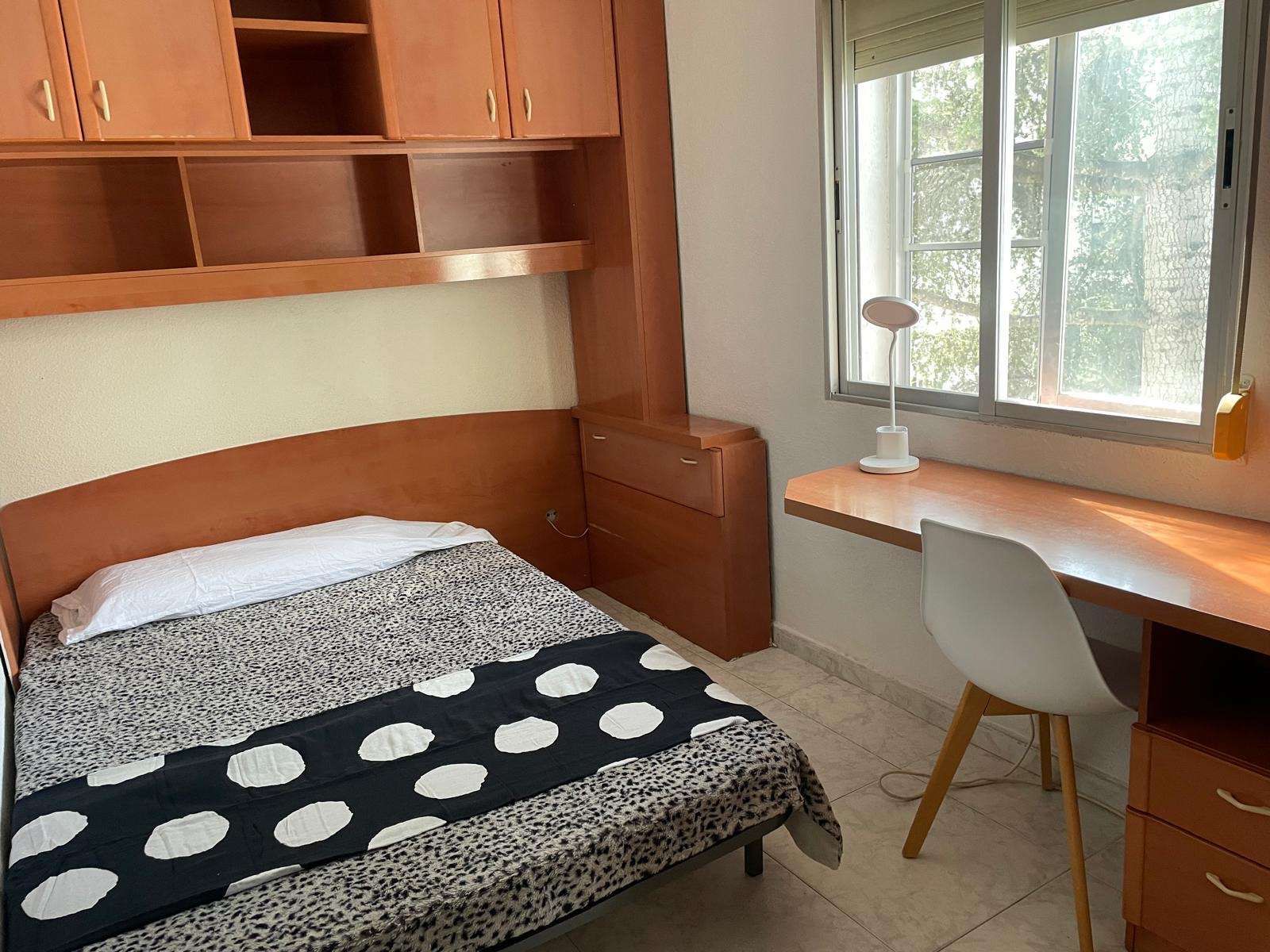 Schlafzimmer von Wohnung zur untervermieten in Villanueva del Pardillo mit Klimaanlage, Heizung und Terrasse