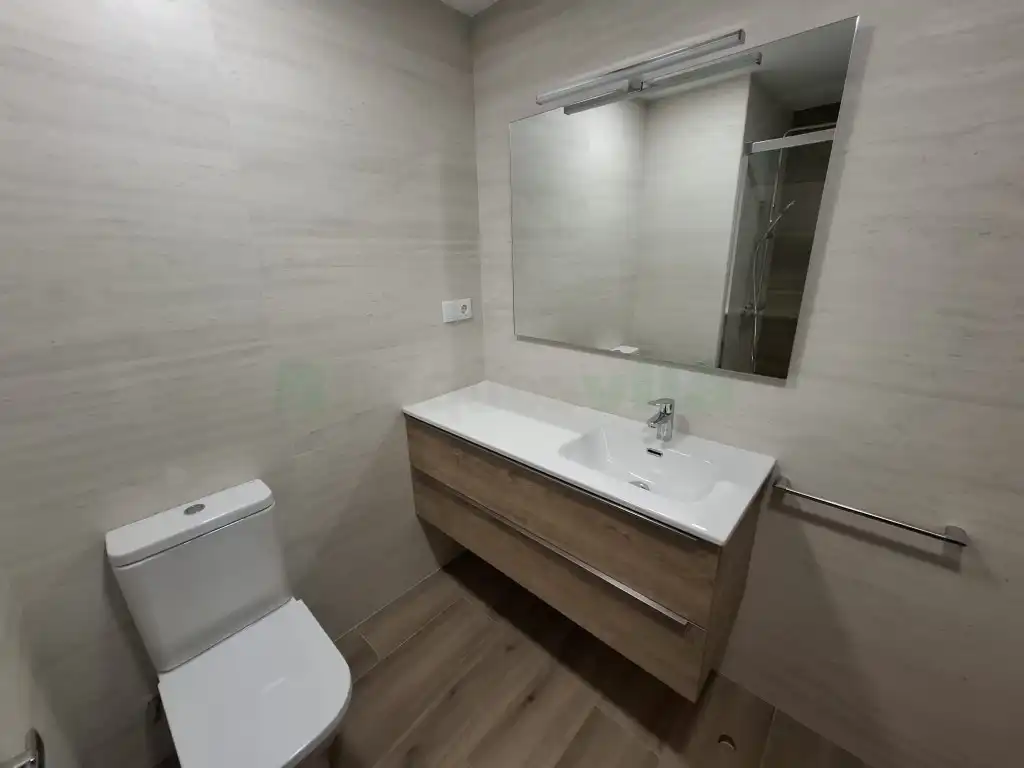 Baño de Dúplex de alquiler en Malgrat de Mar con Lavadora y Balcón