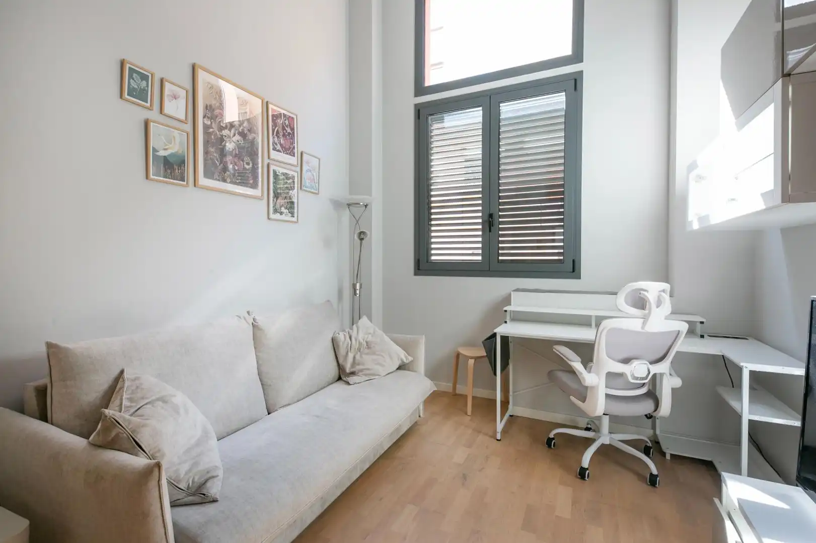 Bedroom of Duplexes for sale in Barcelona  with Parquet flooring, Furnished and Community pool