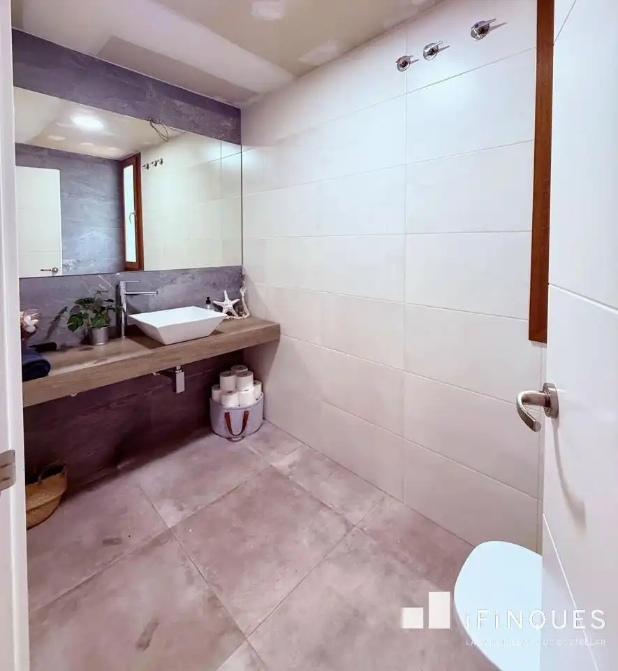 Bany de Casa o xalet en venda en Castellar del Vallès amb Aire condicionat, Calefacció i Parquet