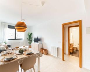 Menjador de Apartament per a compartir en  Madrid Capital amb Aire condicionat i Terrassa