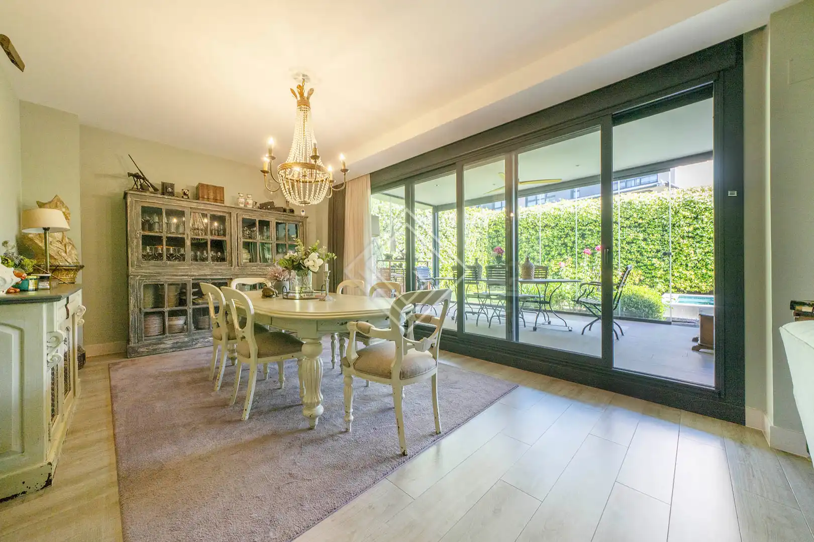 Esszimmer von Einfamilien-Reihenhaus zum Verkauf in Madrid mit Klimaanlage, Heizung und Privatgarten