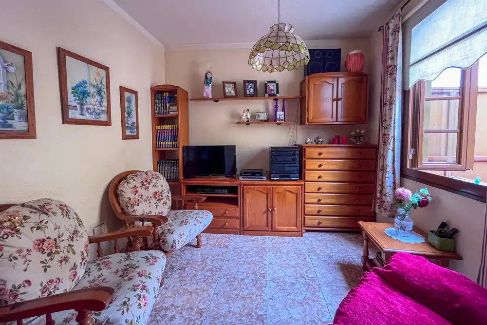Wohnzimmer von Einfamilien-Reihenhaus zum Verkauf in Agulo
