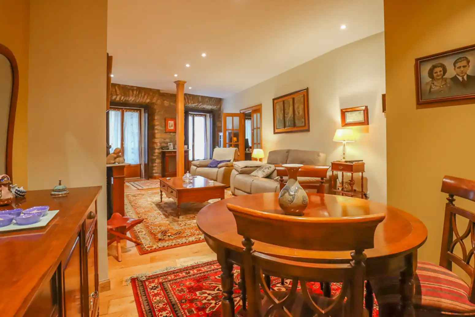 Living room of Flat for sale in Oviedo   with Heating, Parquet flooring and Terrace