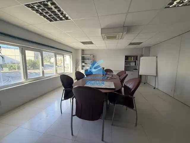 Fabrikhallen zur Miete in Abadiño 