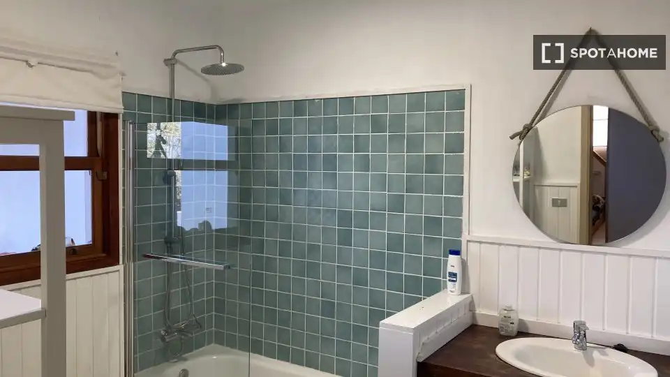 Bathroom of Apartments for share in Tacoronte  with Air Conditioner, Terrace and Furnished