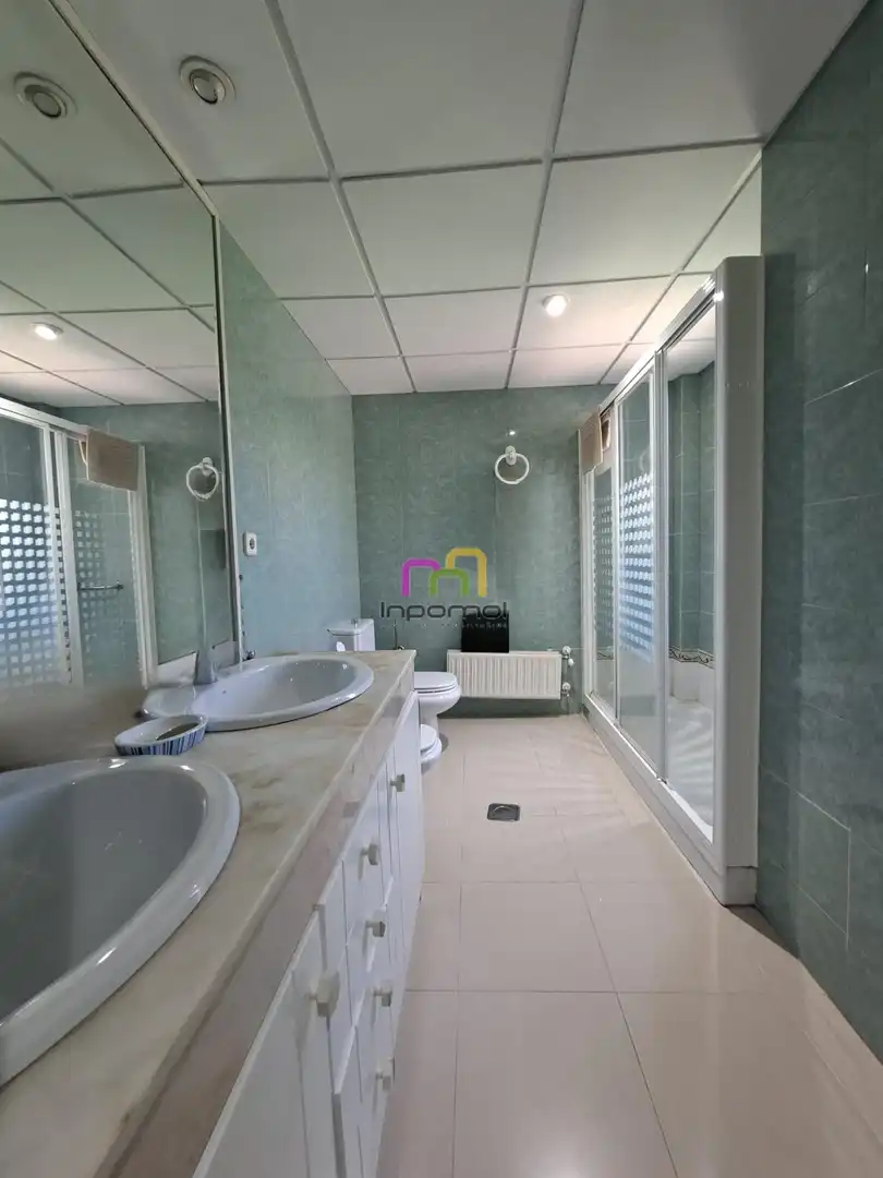 Baño de Casa o chalet en venta en Badajoz con Aire acondicionado, Calefacción y Jardín privado