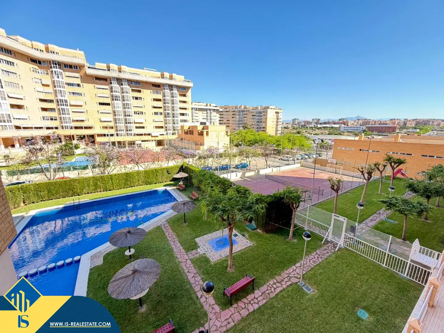 Vista exterior de Pis en venda en Alicante / Alacant amb Aire condicionat, Terrassa i Traster