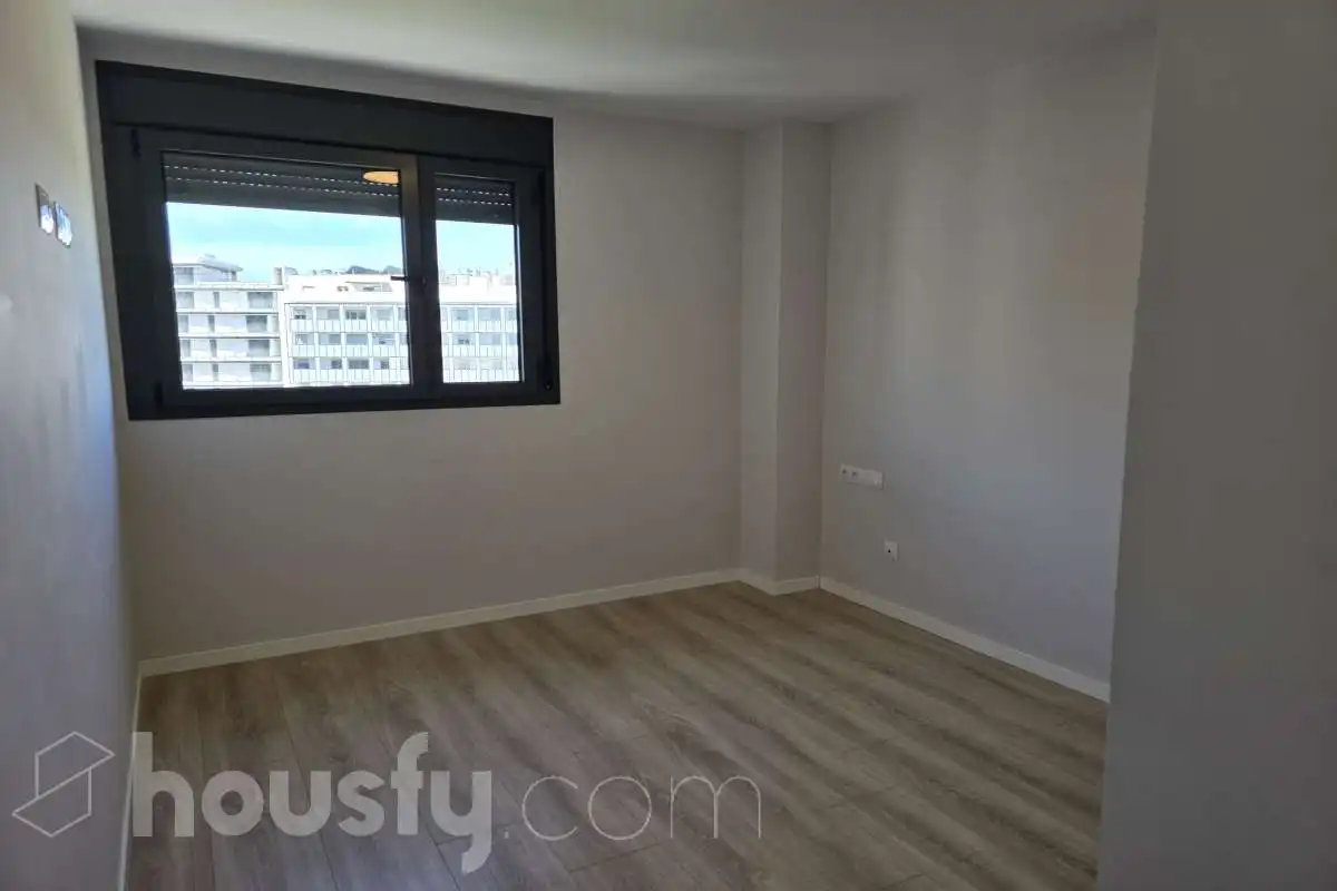 Schlafzimmer von Wohnung zur Miete in Sant Adrià de Besòs mit Klimaanlage und Balkon