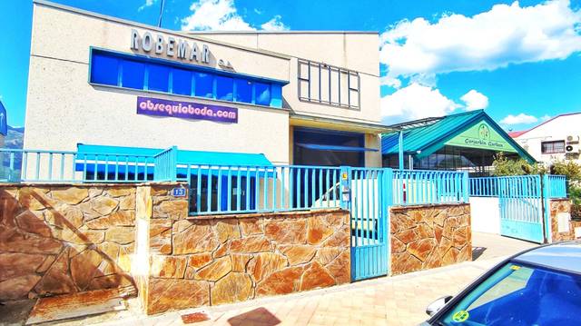 Local comercial en Alquiler en  de la Capellanía en Iglesia - Estación