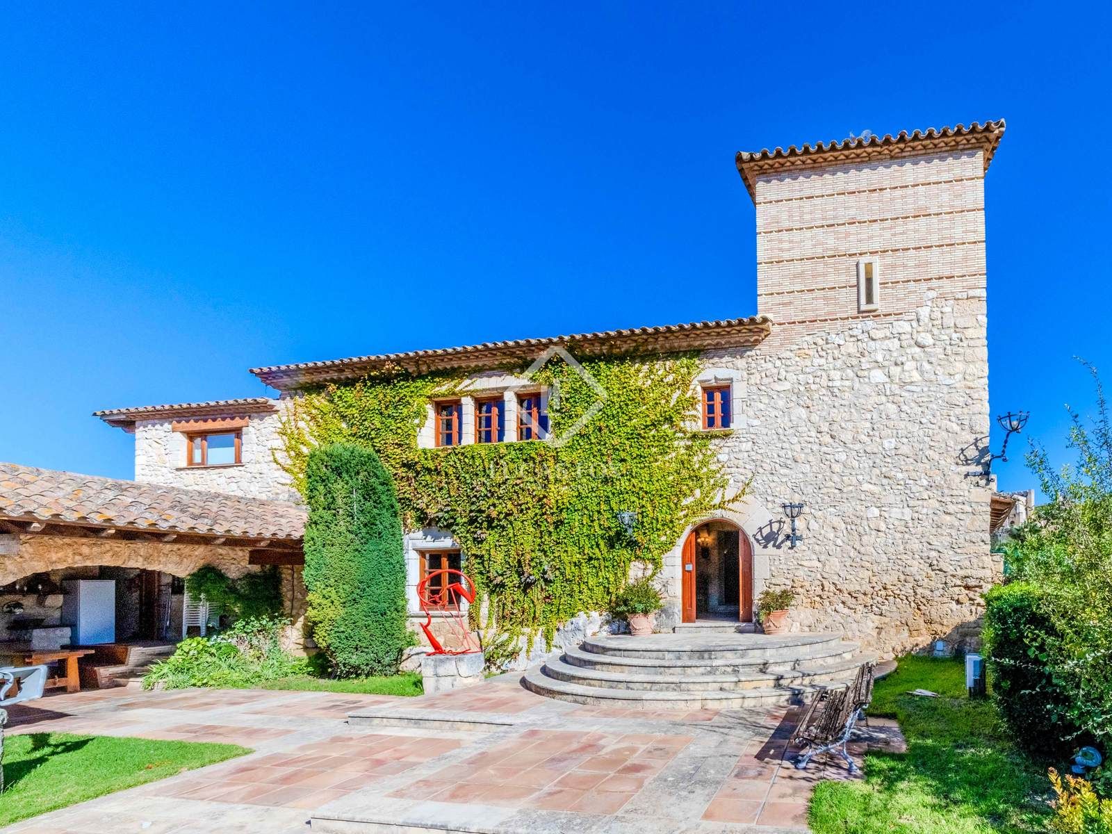 Vista exterior de Finca rústica en venda en Castellet i la Gornal amb Jardí privat, Parquet i Terrassa