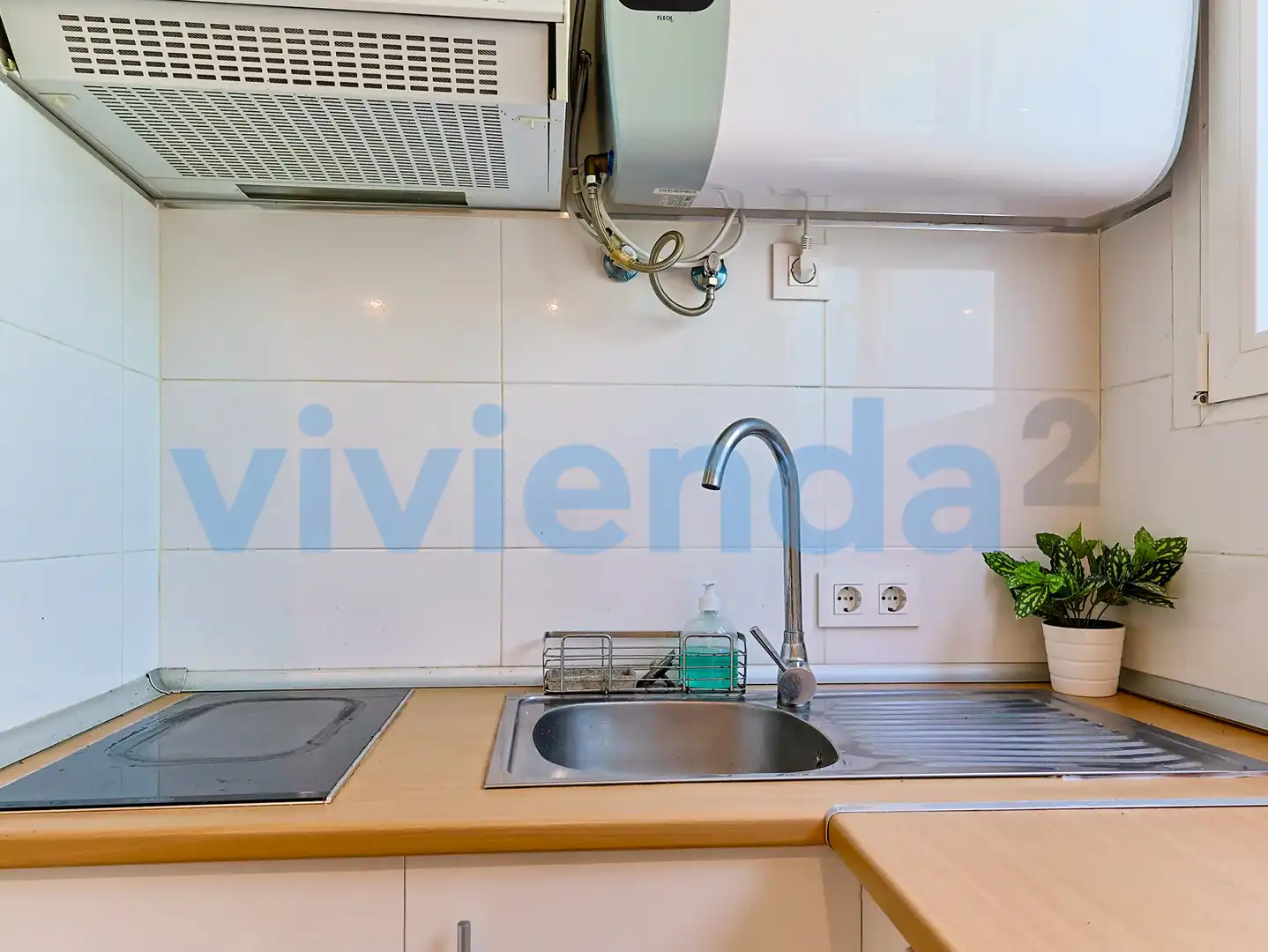 Cuina de Local en venda en Madrid amb Aire condicionat, Calefacció i Moblat